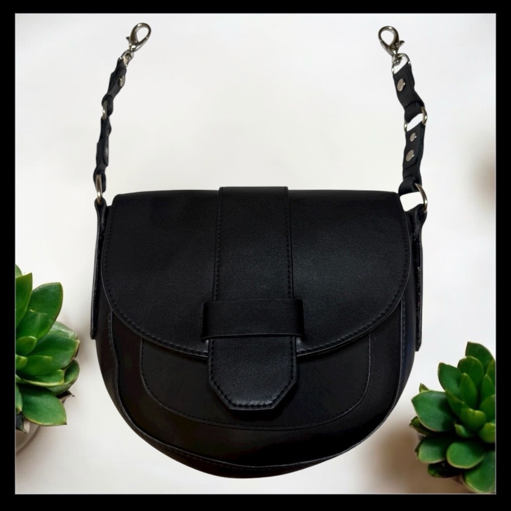 Grace Adele clasps - Black Bag w A New Day vibes ready for favorite strap to add - Picture 11 of 11